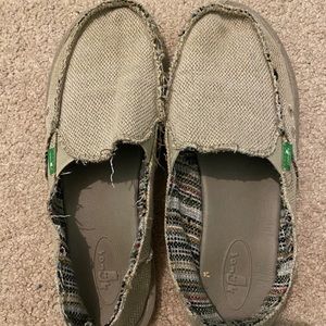 Sanuk shoes